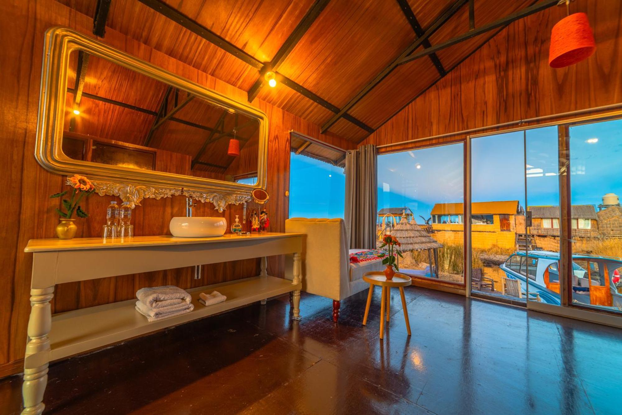 Uros Kay Pacha Lodge Puno Room photo